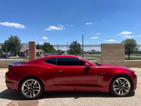 Used 2022 Chevrolet Camaro LT RWD image 6