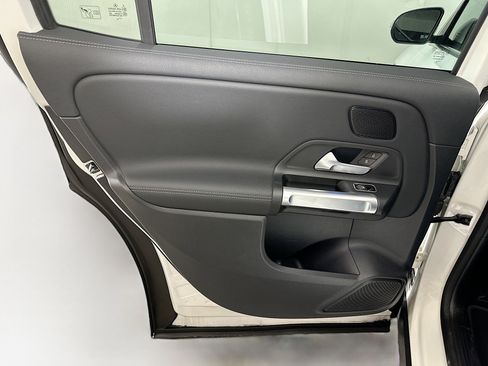 Used 2024 Mercedes-Benz EQB 250+ image 26