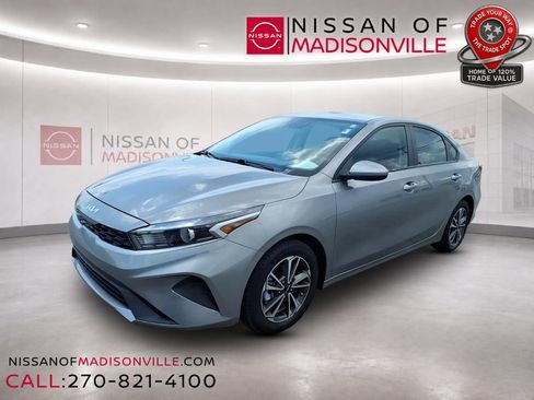 Used 2024 Kia Forte LXS FWD image 4