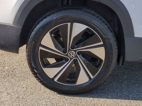 Used 2023 Volkswagen Taos SE image 27