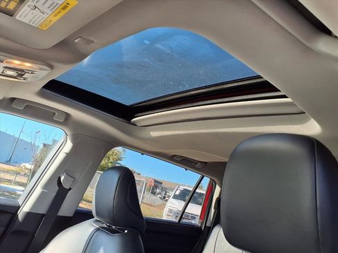 Used 2022 Toyota Highlander XLE image 11