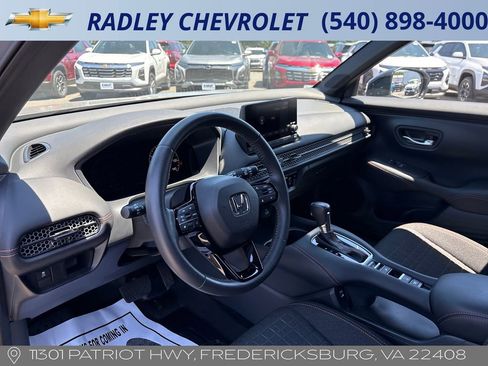 Used 2025 Honda HR-V Sport image 4