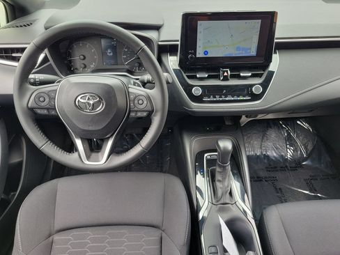Used 2025 Toyota Corolla SE w/ SE Package FWD image 11