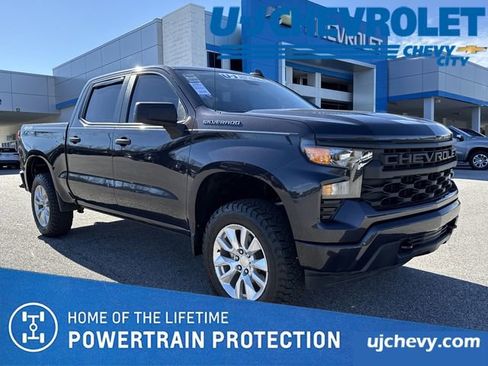 Used 2023 Chevrolet Silverado 1500 Custom image 1