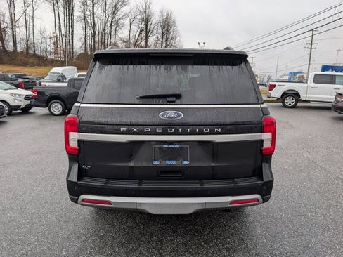 Certified 2023 Ford Expedition XLT image 4