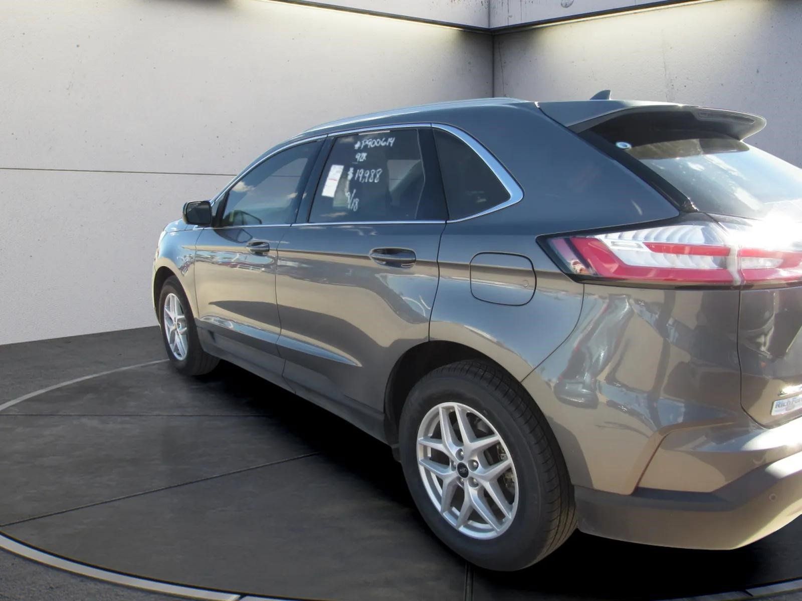 Used 2024 Ford Edge SEL w/ Convenience Package AWD/4WD image 4