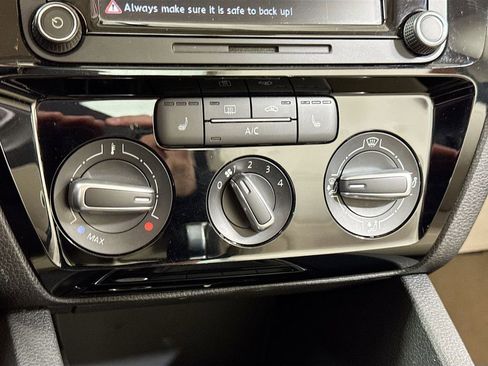 Used 2015 Volkswagen Jetta TDI SE image 19