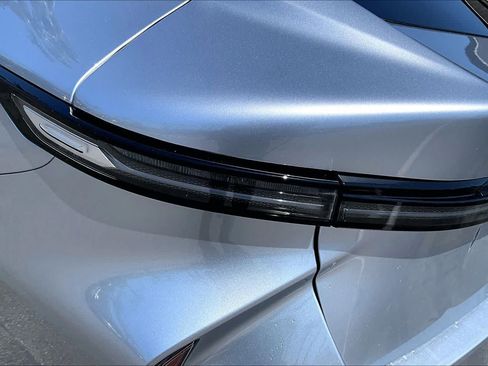 New 2026 Lexus ES 350e w/ Convenience Package FWD image 12