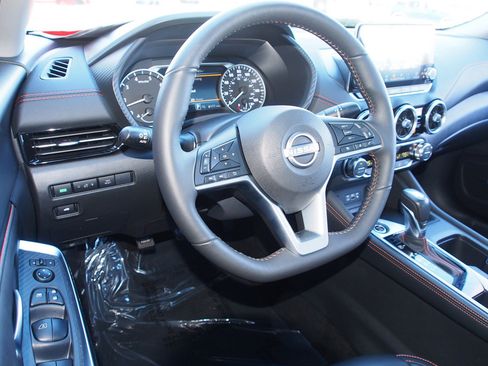 Used 2024 Nissan Sentra SR w/ SR Premium Package image 15