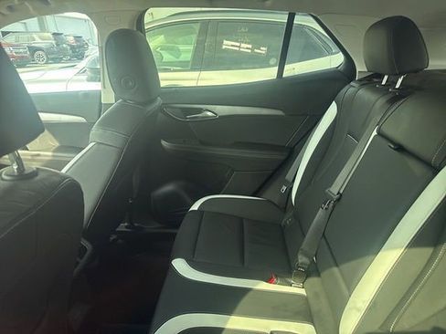 Certified 2025 Buick Envision Sport Touring image 5