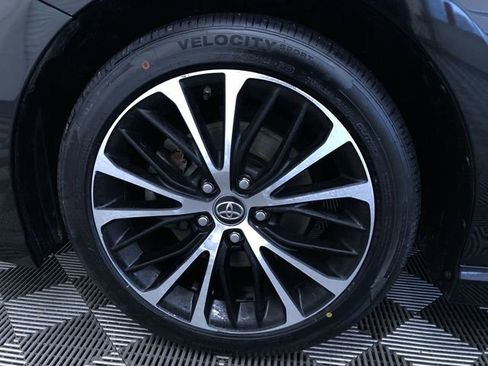 Used 2019 Toyota Camry SE image 16