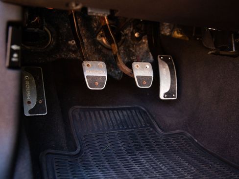 Used 2010 Ford Mustang GT RWD image 42