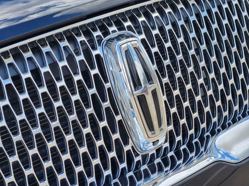 Used 2023 Lincoln Navigator L Reserve AWD/4WD image 11