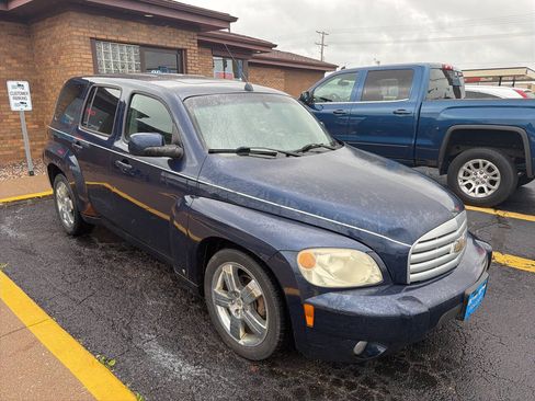 Used 2009 Chevrolet HHR LT w/ Sun and Wheel Package FWD image 2