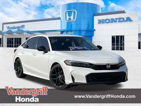 Used 2025 Honda Civic Sport image 1