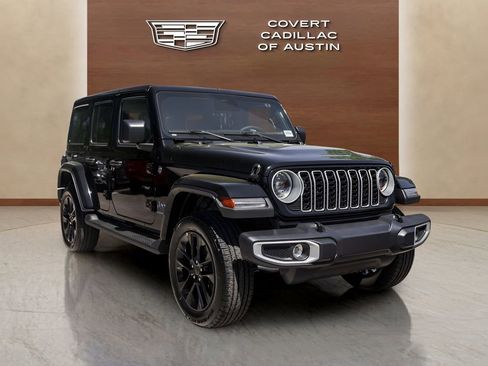 Used 2025 Jeep Wrangler Unlimited Sahara image 6