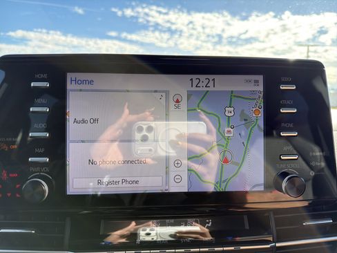 Used 2023 Toyota Sienna XSE image 23