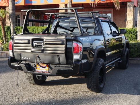 Used 2021 Toyota Tacoma TRD Off-Road image 11