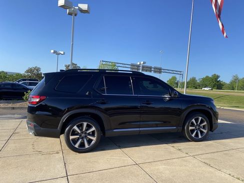 Used 2025 Honda Pilot Elite image 12