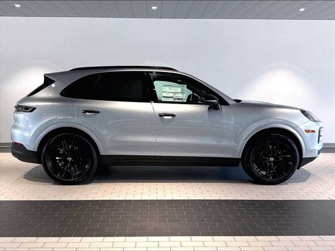 New 2026 Porsche Cayenne AWD/4WD image 8