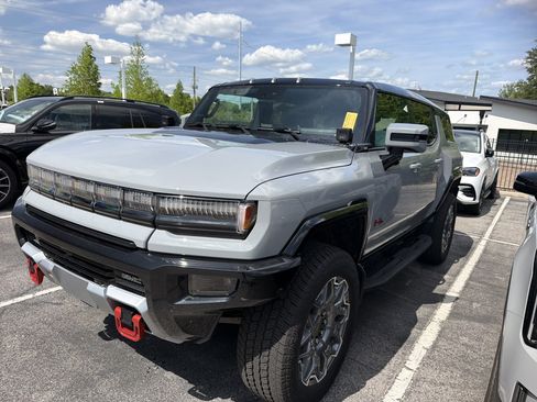 Used 2025 GMC Hummer EV 3X w/ LPO, Illumination Package AWD/4WD image 4