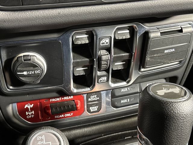 Used 2025 Jeep Wrangler Unlimited Rubicon AWD/4WD image 41