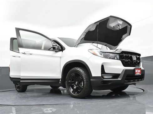 Used 2025 Honda Ridgeline Black Edition image 48