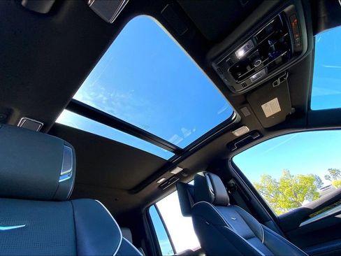 Certified 2025 Cadillac Escalade ESV Sport w/ Touring Package image 13