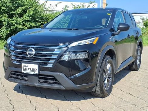 Used 2024 Nissan Rogue S FWD image 2