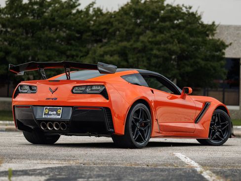Used 2019 Chevrolet Corvette ZR1 RWD image 11