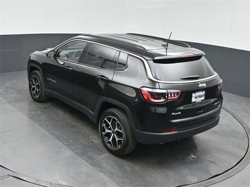 New 2026 Jeep Compass Limited w/ Mopar Graphics Package image 33