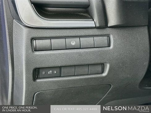 Used 2023 Nissan Rogue SV FWD image 11