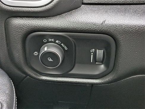 Used 2021 RAM 3500 Big Horn image 22