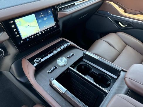 New 2026 Lincoln Navigator Reserve AWD/4WD image 27