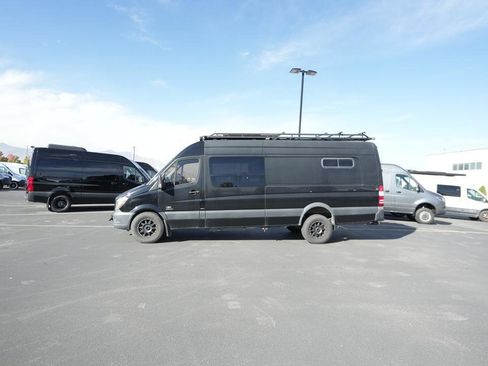 Used 2015 Mercedes-Benz Sprinter 2500 image 4