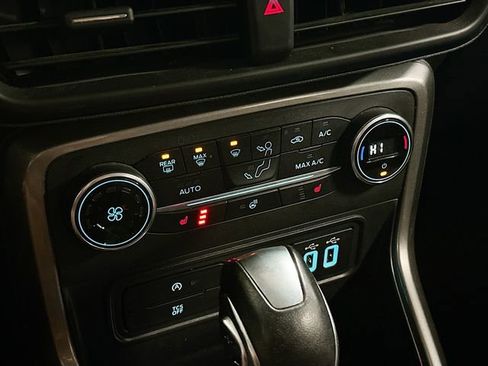 Used 2020 Ford EcoSport SES w/ SES Black Appearance Package image 17