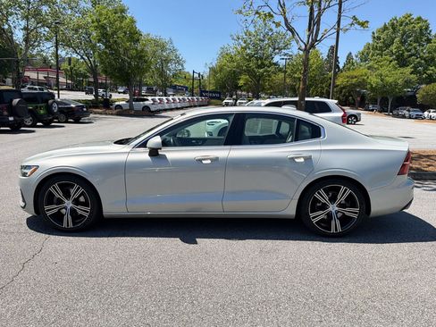 Used 2019 Volvo S60 T5 Inscription image 2