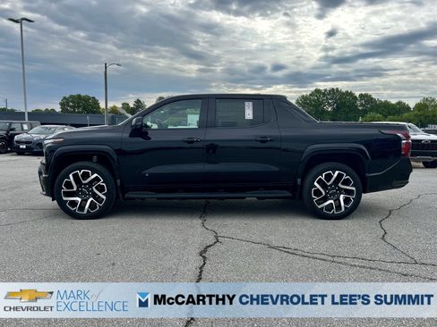 New 2024 Chevrolet Silverado EV RST image 4
