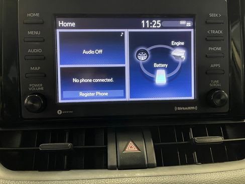 Used 2021 Toyota RAV4 LE image 11