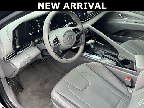 Certified 2025 Hyundai Elantra Sport image 9