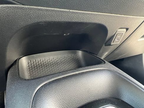 Used 2025 Toyota Corolla LE FWD image 19