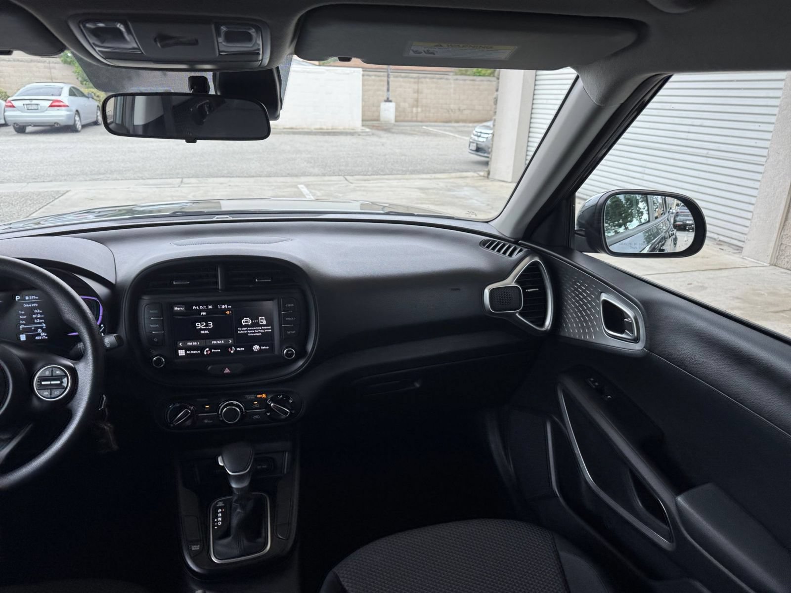 Used 2025 Kia Soul LX w/ LX Technology Package FWD image 32
