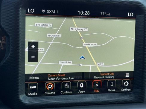 Used 2019 Jeep Wrangler Unlimited Sahara AWD/4WD image 23