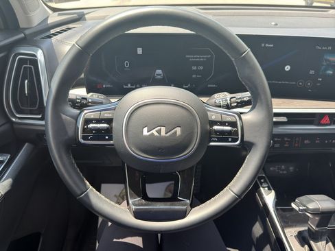 Used 2024 Kia Sorento SX AWD/4WD image 13