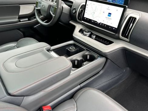 Used 2025 Ford Expedition Max Active image 15