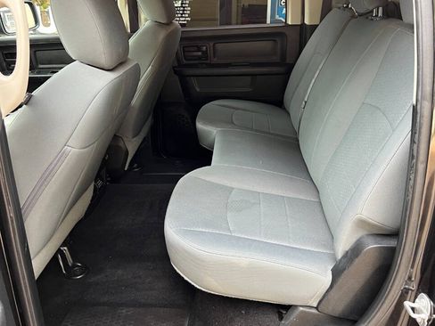 Used 2017 RAM 1500 Express RWD image 13