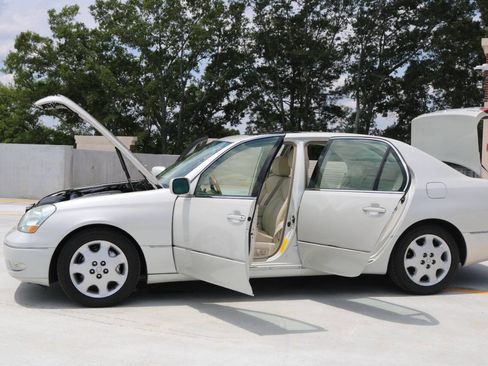 Used 2001 Lexus LS 430 RWD image 84