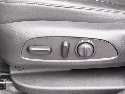 Used 2023 GMC Acadia SLT AWD/4WD image 12