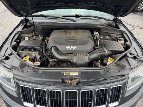 Used 2014 Jeep Grand Cherokee Laredo AWD/4WD image 23