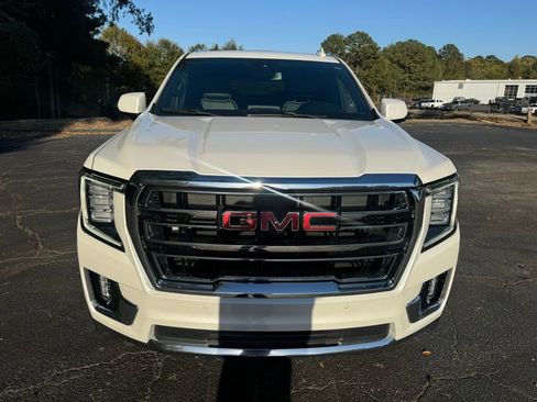 Certified 2023 GMC Yukon SLT w/ SLT Premium Package AWD/4WD image 11